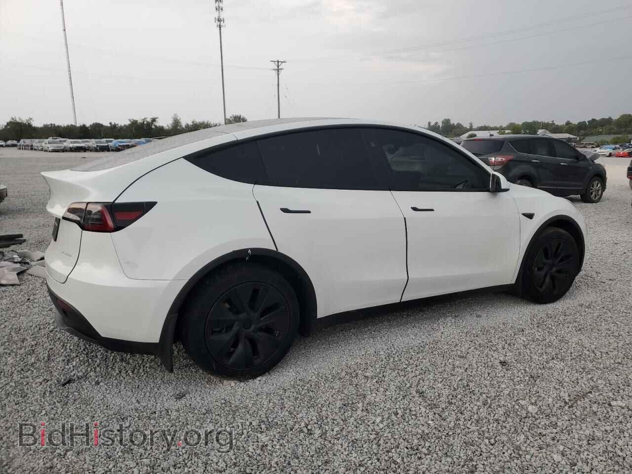 2024 TESLA MODEL Y - VIN: 7SAYGAEEXRF212771 - Photo 3
