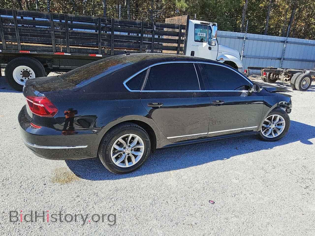 2017 VOLKSWAGEN PASSAT - VIN: 1VWAT7A36HC016093 - Фото 3