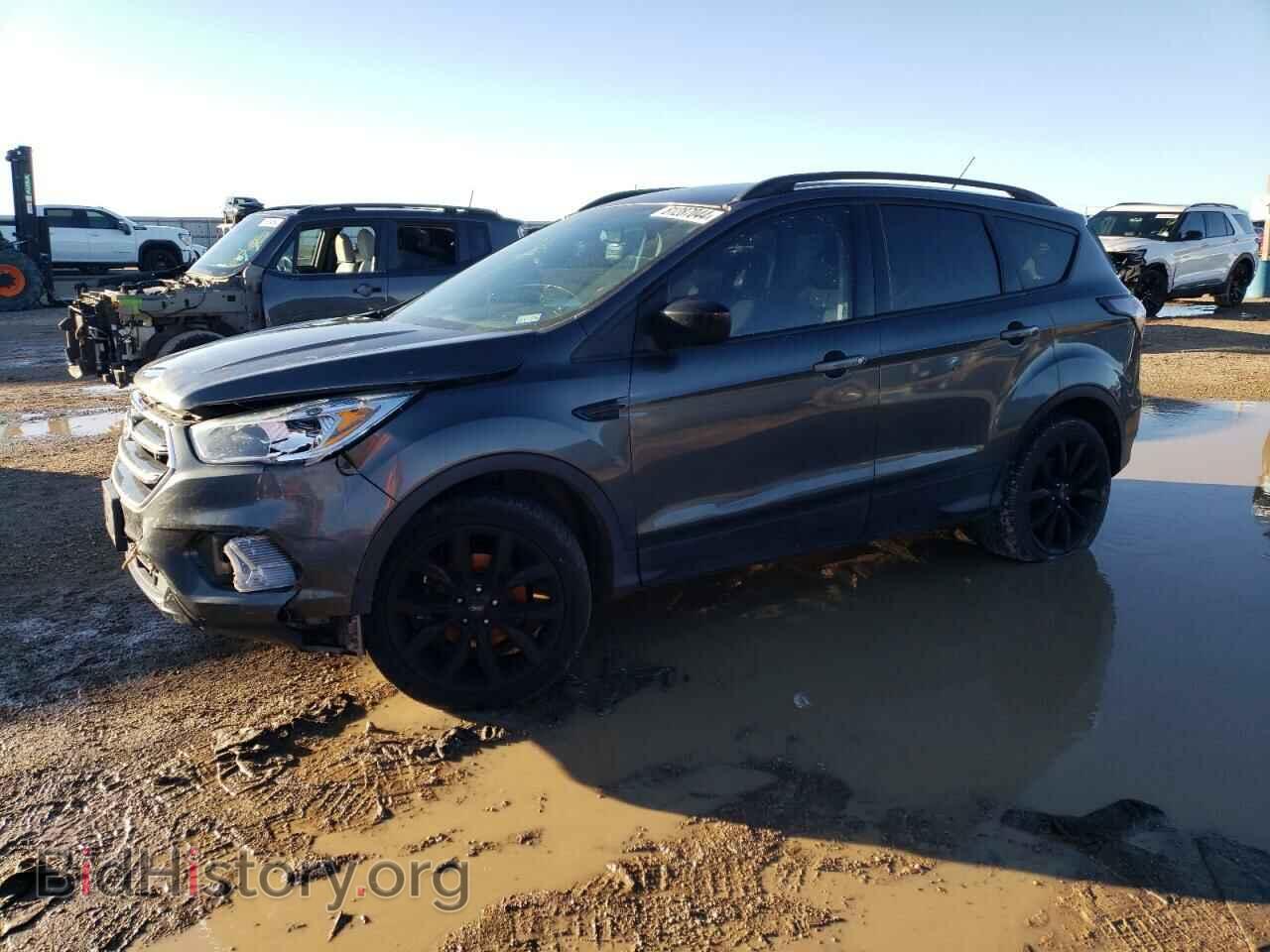 Фотография 1FMCU0GD3HUD10766 - FORD ESCAPE 2017