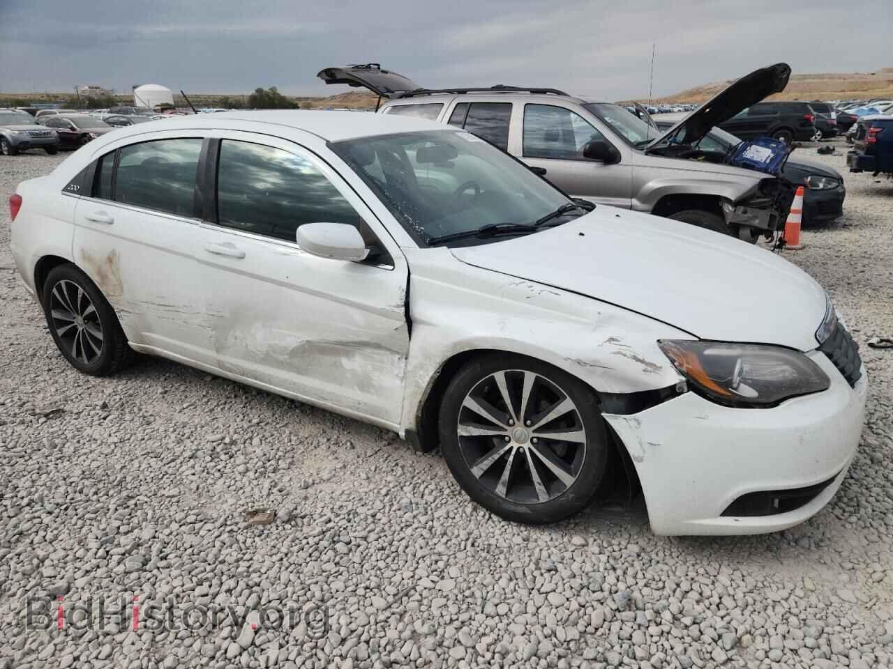 2012 CHRYSLER 200 - VIN: 1C3CCBBG7CN263642 - Фото 4