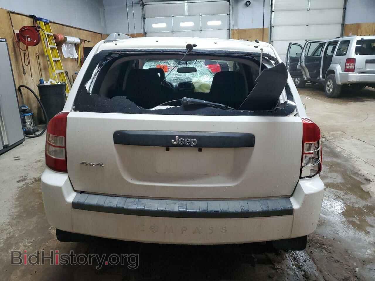 2009 JEEP COMPASS - VIN: 1J8FF47B19D137339 - Фото 6
