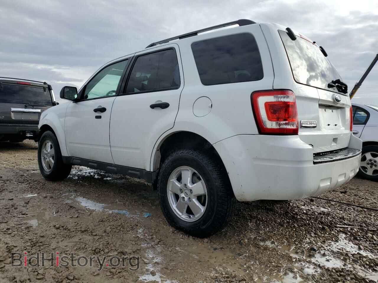 2011 FORD ESCAPE - VIN: 1FMCU0D77BKB86115 - Фото 2