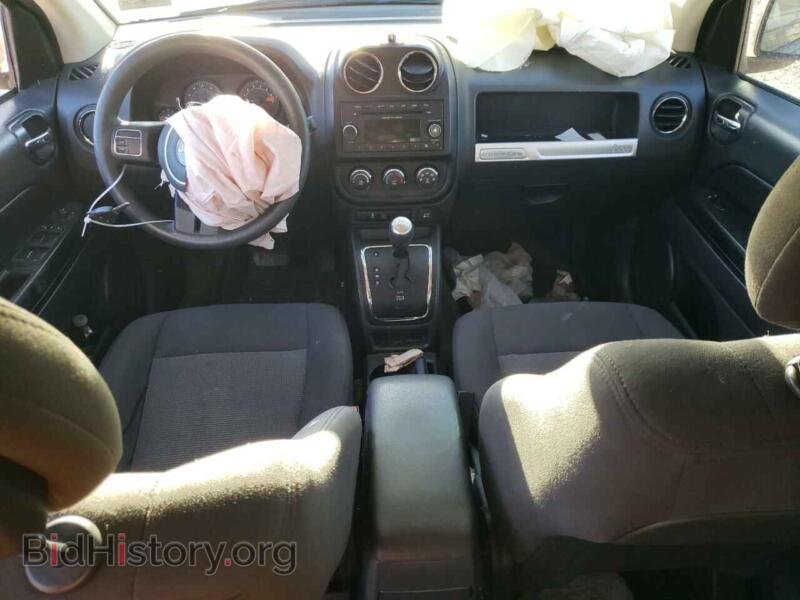2015 Jeep COMPASS (VIN 1C4NJDBB7FD332446) — photo 8 of 13