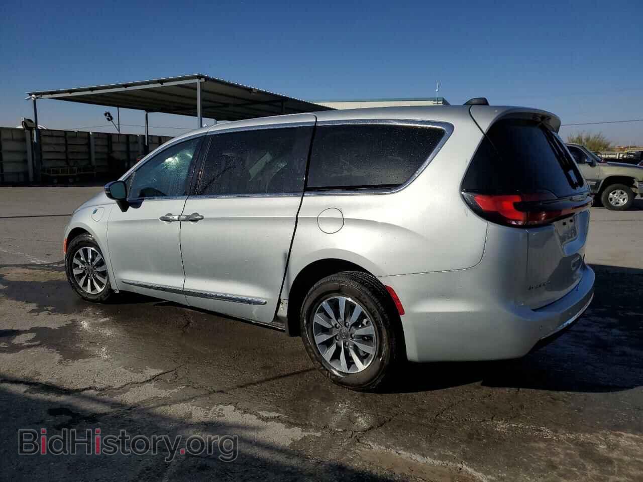 2023 CHRYSLER PACIFICA - VIN: 2C4RC1S73PR618458 - Фото 2