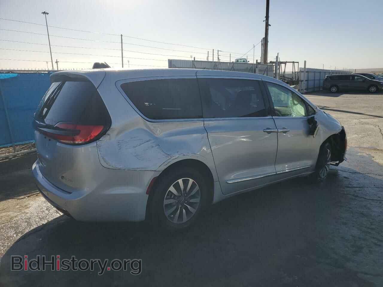 2023 CHRYSLER PACIFICA - VIN: 2C4RC1S73PR618458 - Фото 3
