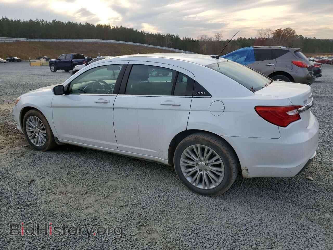 2012 CHRYSLER 200 - VIN: 1C3CCBAB1CN117579 - Photo 2