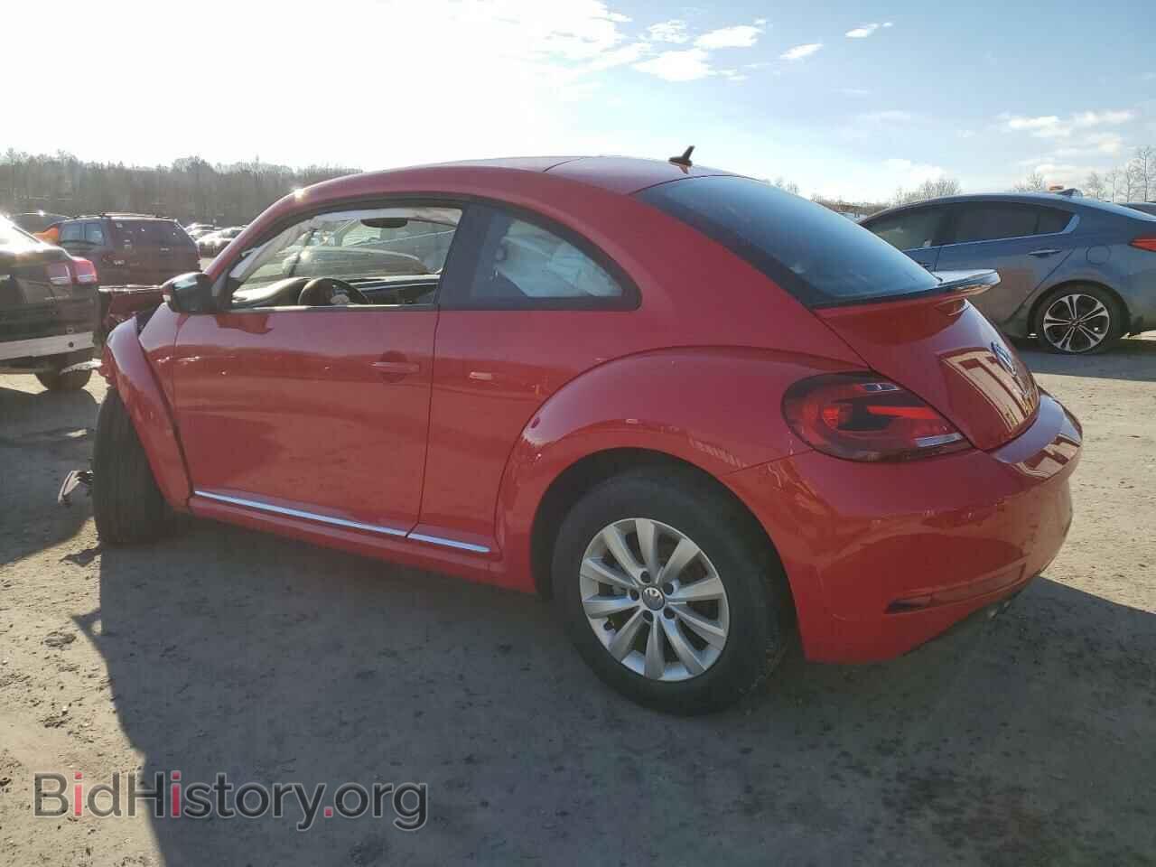 2019 VOLKSWAGEN BEETLE - VIN: 3VWFD7AT7KM720702 - Фото 2