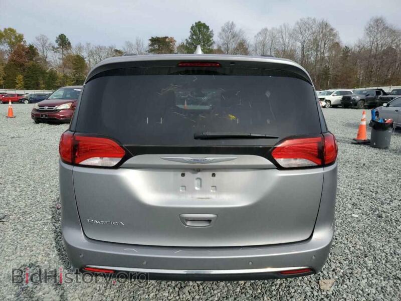 2017 Chrysler PACIFICA (VIN 2C4RC1BG2HR667992) — photo 6 of 13