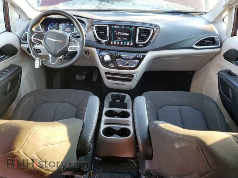 2020 Chrysler PACIFICA (VIN 2C4RC1H72LR243745) — photo 8 of 13