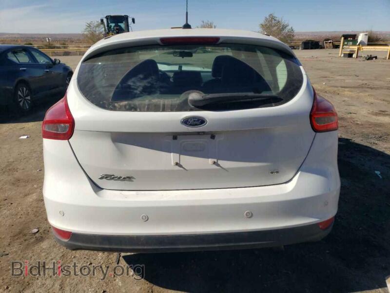 2016 Ford FOCUS (VIN 1FADP3K26GL256011) — photo 6 of 11