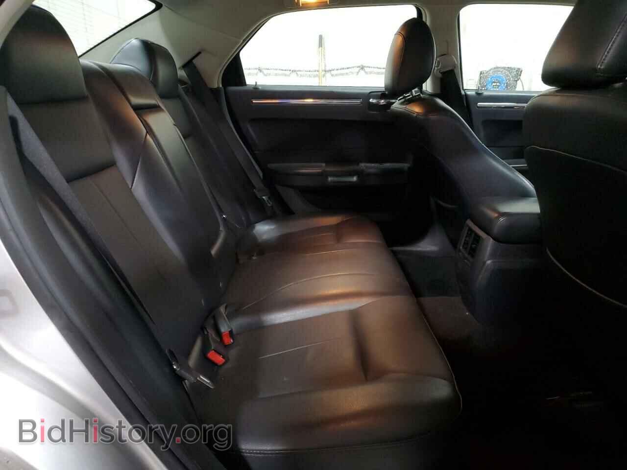 2009 CHRYSLER 300 - VIN: 2C3KA53VX9H634231 - Фото 10