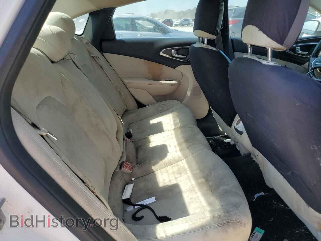 2015 CHRYSLER 200 - VIN: 1C3CCCAB2FN674821 - Photo 10