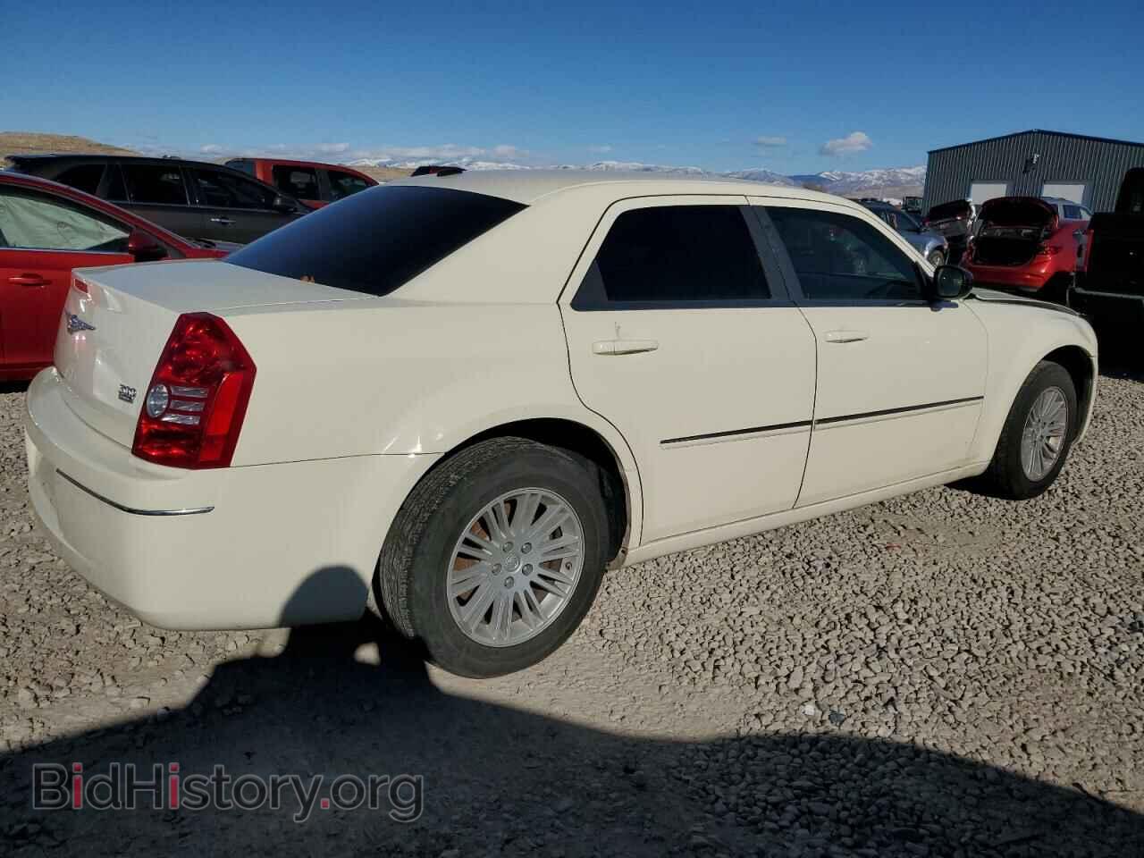 2009 CHRYSLER 300 - VIN: 2C3KA53V69H527953 - Фото 3