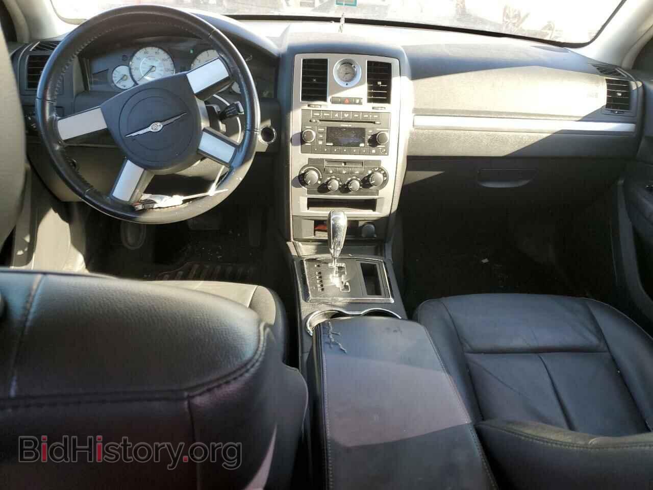 2009 CHRYSLER 300 - VIN: 2C3KA53V69H527953 - Фото 8