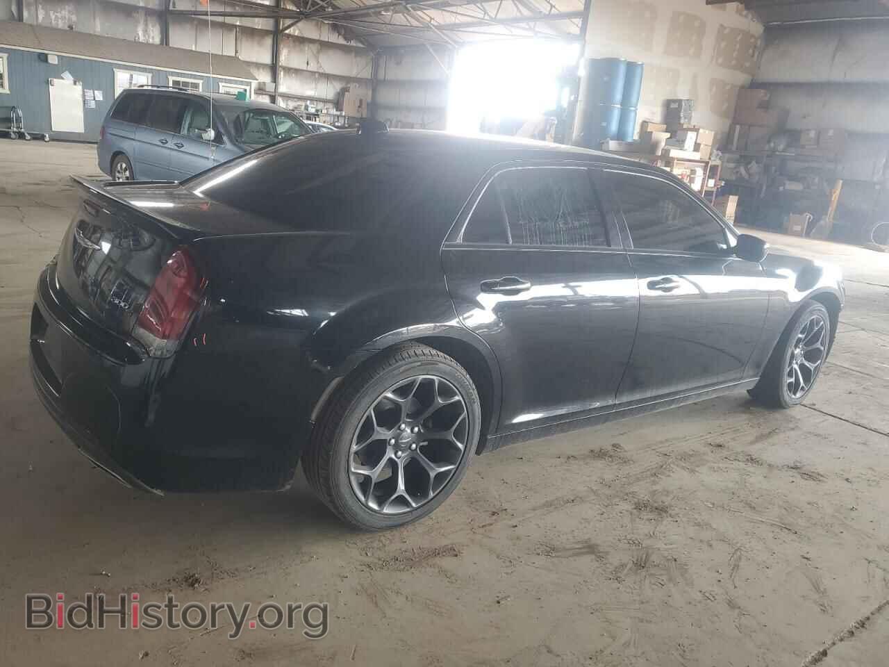 2019 CHRYSLER 300 - VIN: 2C3CCABG2KH609467 - Фото 3