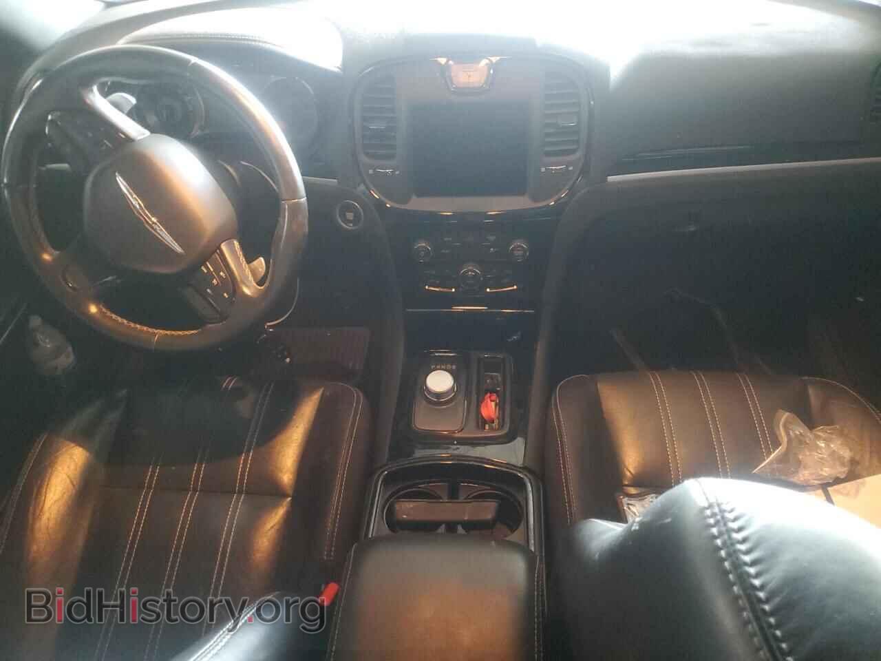 2019 CHRYSLER 300 - VIN: 2C3CCABG2KH609467 - Фото 8