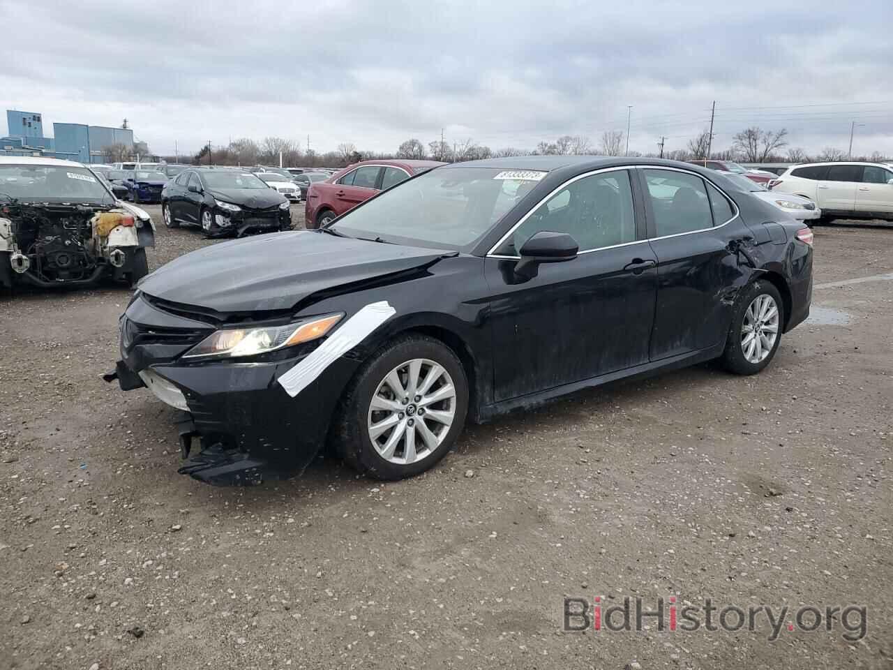 Photo 4T1B11HK0JU105855 - TOYOTA CAMRY 2018