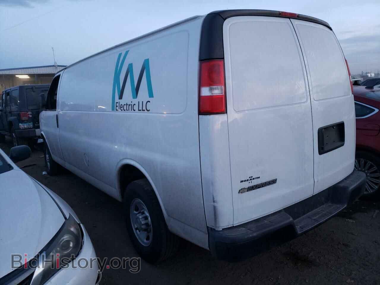 2017 CHEVROLET EXPRESS - VIN: 1GCWGBFG3H1135582 - Фото 2