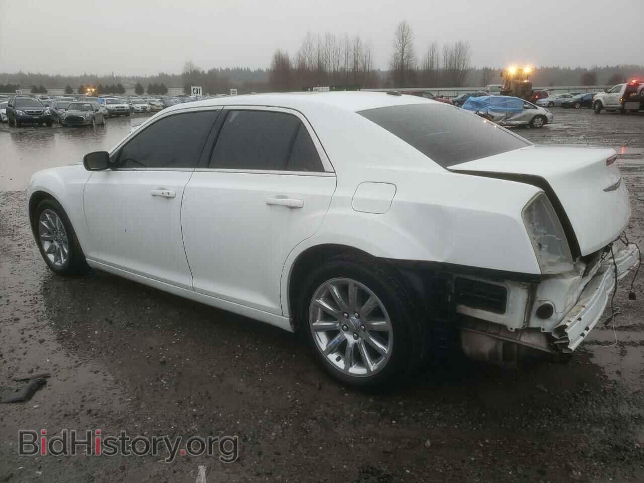 2013 CHRYSLER 300 - VIN: 2C3CCAAG7DH699347 - Фото 2