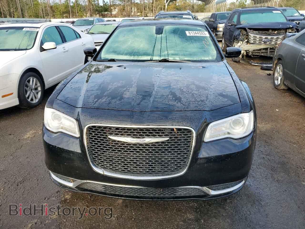 2019 CHRYSLER 300 - VIN: 2C3CCAAG0KH651377 - Фото 5