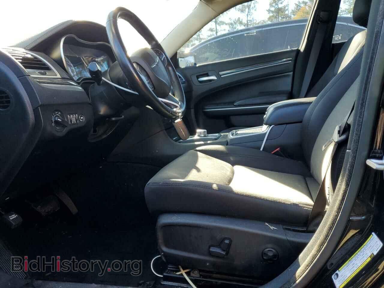 2019 CHRYSLER 300 - VIN: 2C3CCAAG0KH651377 - Фото 7