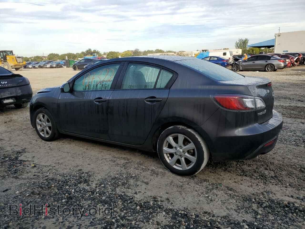 2011 MAZDA 3 - VIN: JM1BL1VF9B1433283 - Фото 2