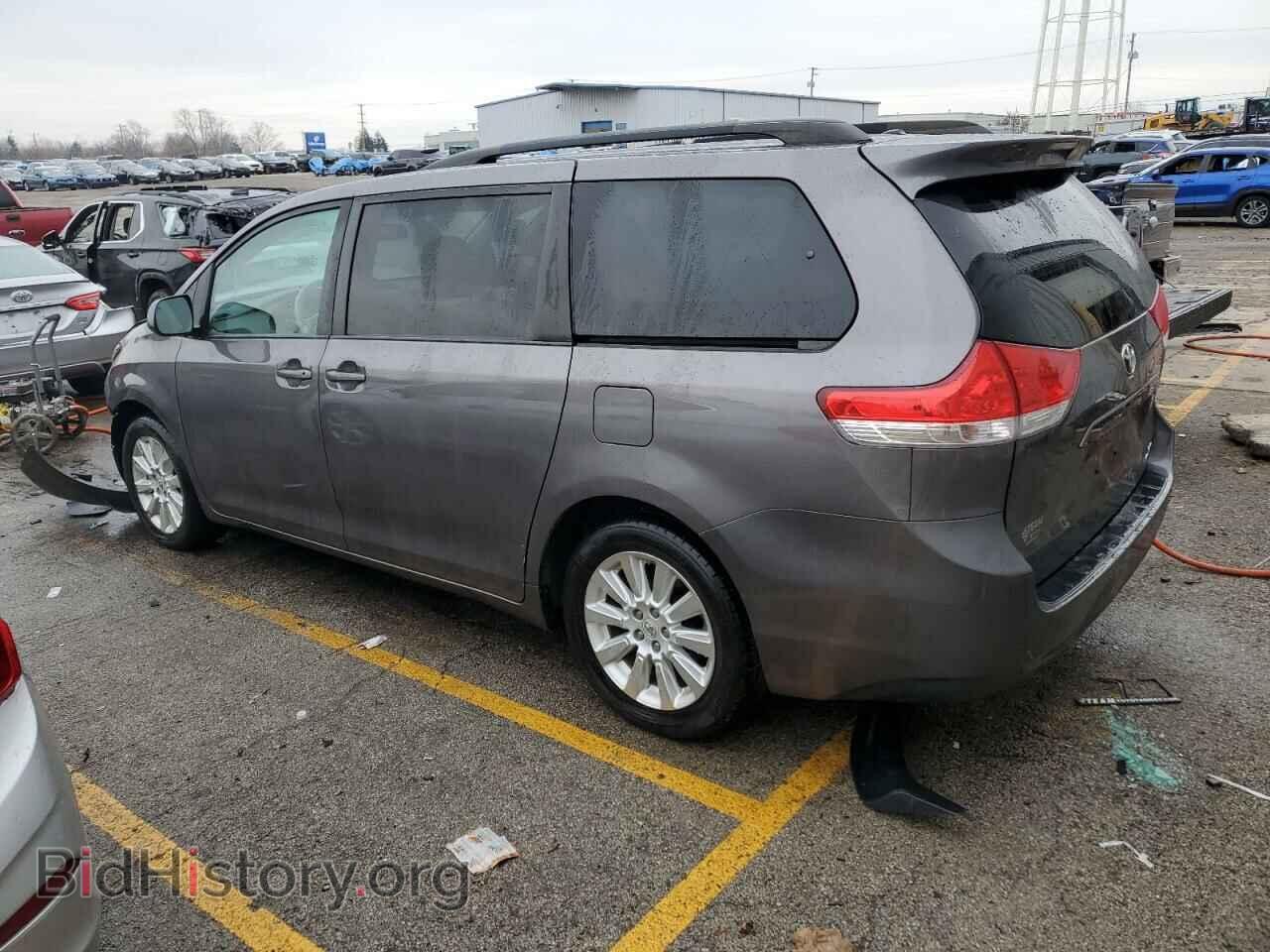 2011 TOYOTA All Models - VIN: 5TDJK3DC8BS022784 - Фото 2