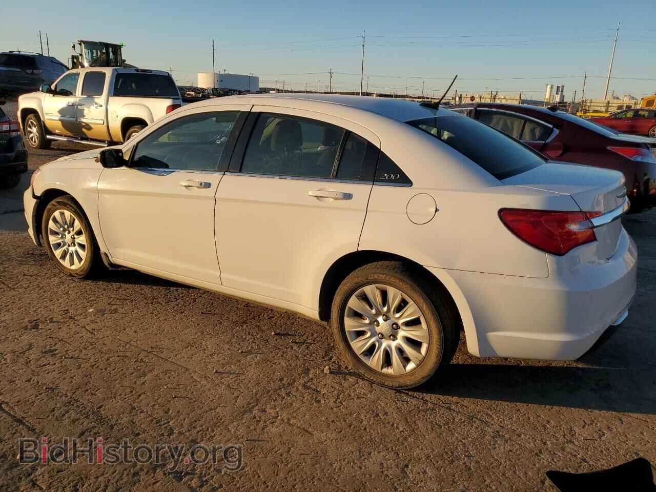 2014 CHRYSLER 200 - VIN: 1C3CCBAB4EN205562 - Фото 2