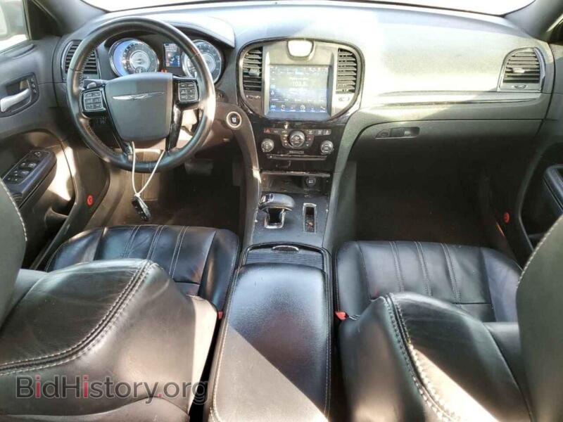 2012 Chrysler 300 (VIN 2C3CCABG9CH157258) — фото 8 из 12