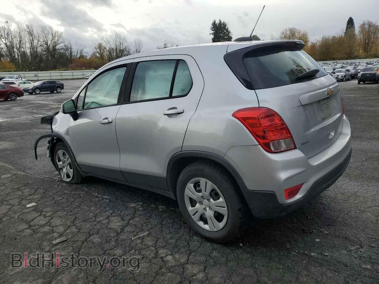 2018 CHEVROLET TRAX - VIN: 3GNCJKSB2JL268564 - Фото 2