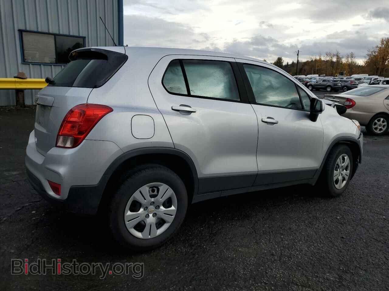 2018 CHEVROLET TRAX - VIN: 3GNCJKSB2JL268564 - Фото 3
