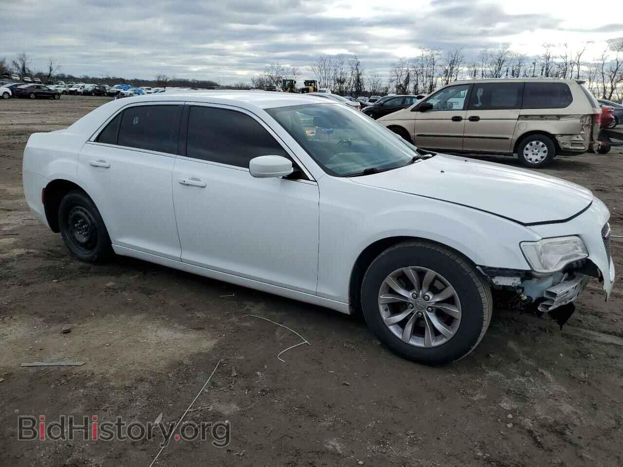 2015 CHRYSLER 300 - VIN: 2C3CCAAG5FH837695 - Фото 4