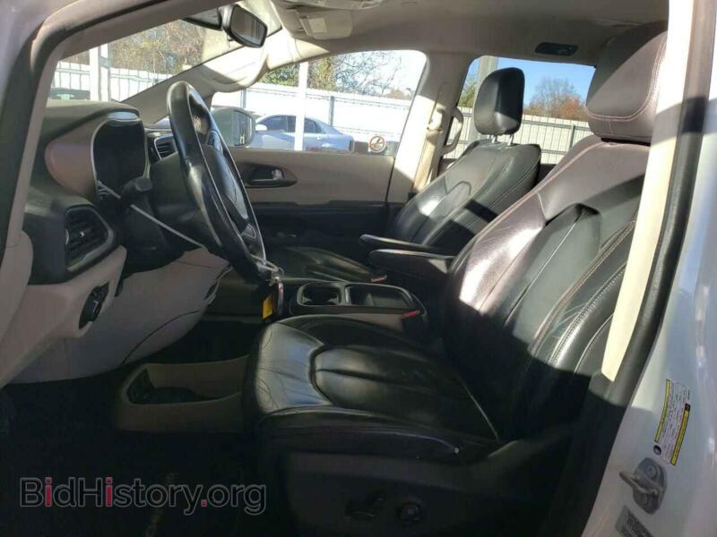 2017 Chrysler PACIFICA (VIN 2C4RC1BG3HR703074) — фото 7 из 13