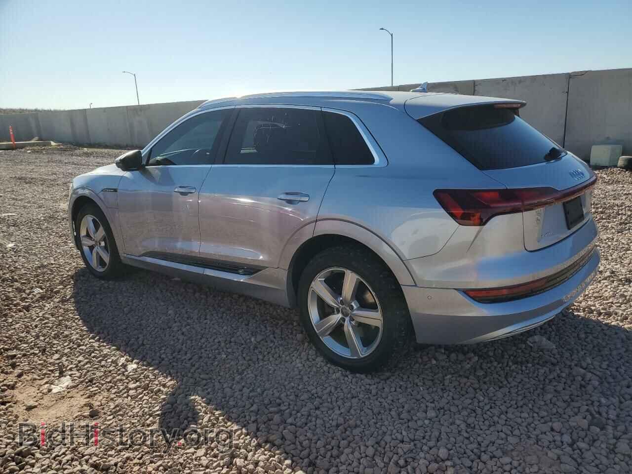 2019 AUDI E-TRON - VIN: WA1LAAGE0KB015567 - Photo 2