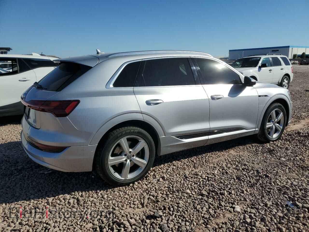 2019 AUDI E-TRON - VIN: WA1LAAGE0KB015567 - Photo 3