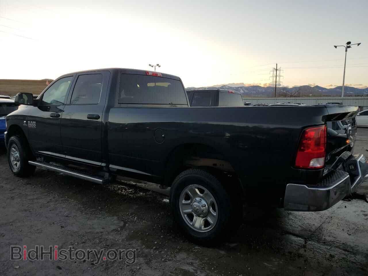 2017 RAM All Models - VIN: 3C6UR5HL6HG655720 - Фото 2