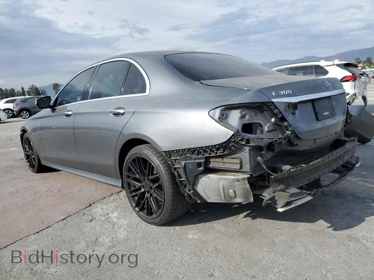 2017 MERCEDES-BENZ E-CLASS - VIN: WDDZF4KB4HA126871 - Фото 2