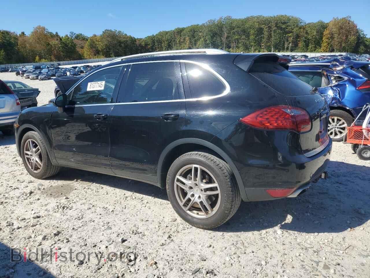2011 PORSCHE CAYENNE - VIN: WP1AA2A25BLA02243 - Photo 2