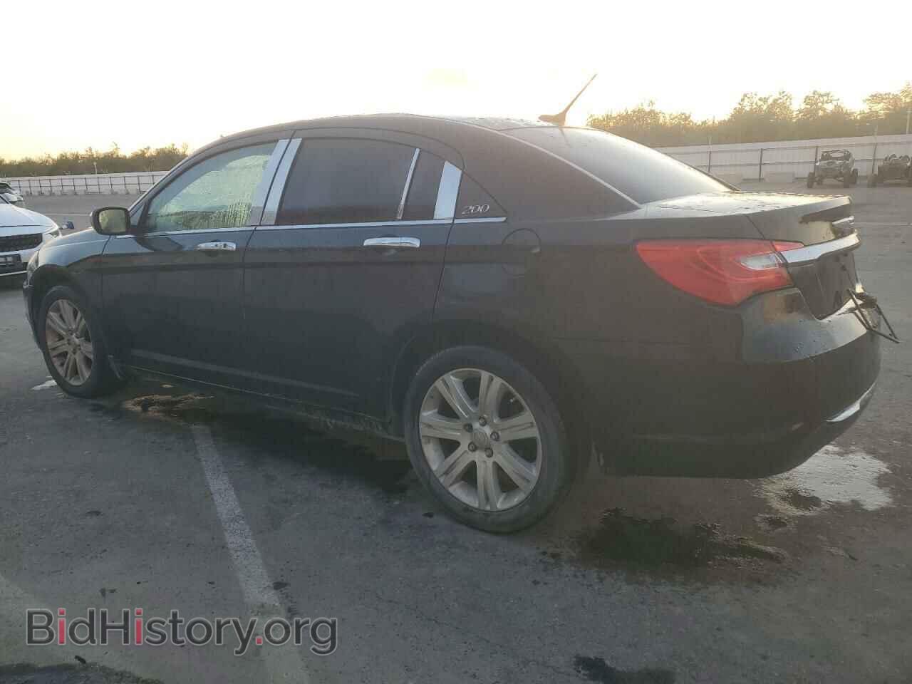 2013 CHRYSLER 200 - VIN: 1C3CCBAB7DN670562 - Фото 2