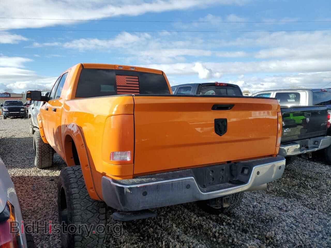 2015 RAM All Models - VIN: 3C6UR5ML1FG552207 - Photo 2