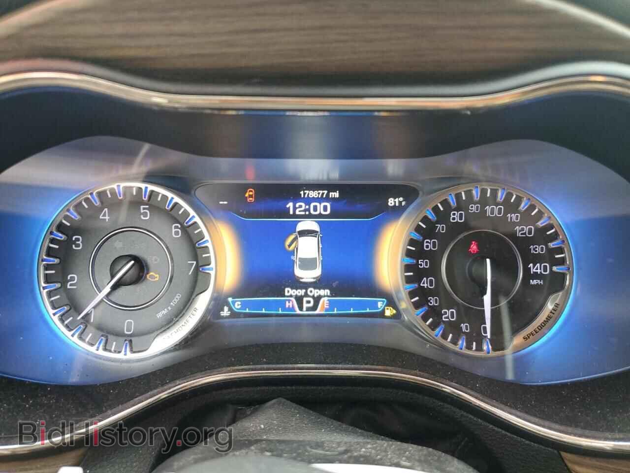 2015 CHRYSLER 200 - VIN: 1C3CCCCGXFN526411 - Фото 9