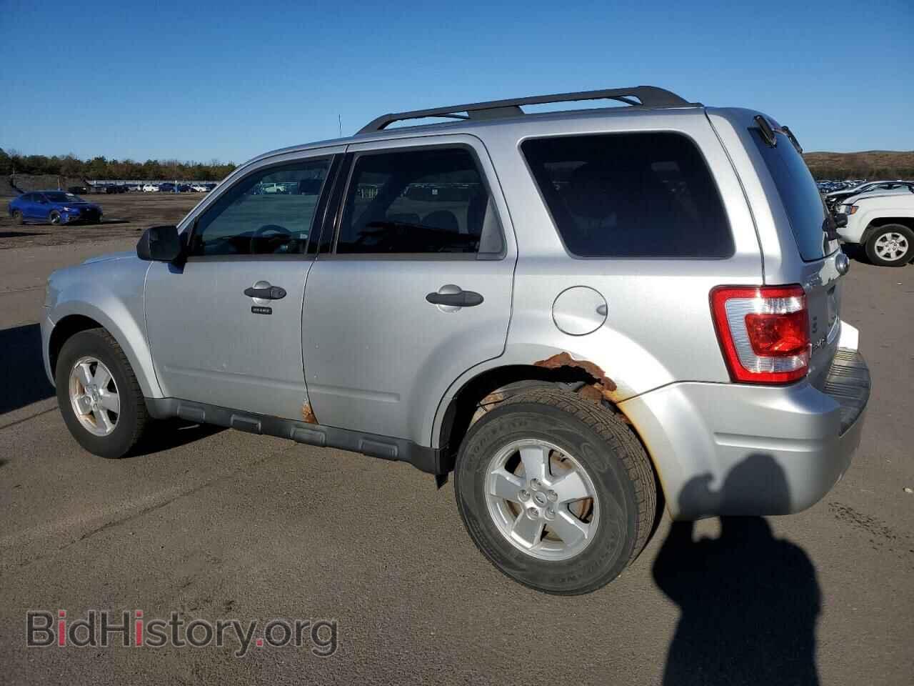 2011 FORD ESCAPE - VIN: 1FMCU0D70BKB39380 - Фото 2