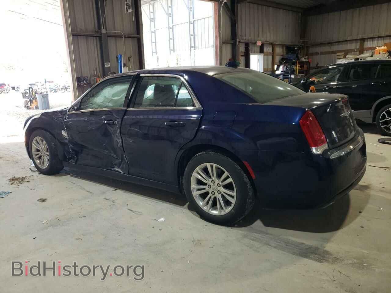 2017 CHRYSLER 300 - VIN: 2C3CCAAG8HH608169 - Фото 2