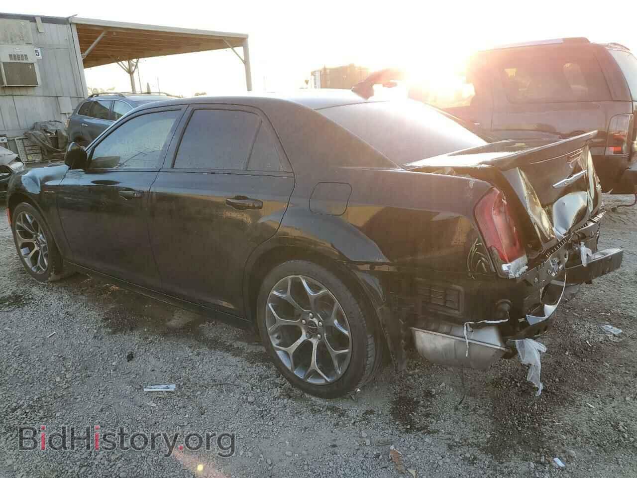 2017 CHRYSLER 300 - VIN: 2C3CCABG5HH628216 - Фото 2