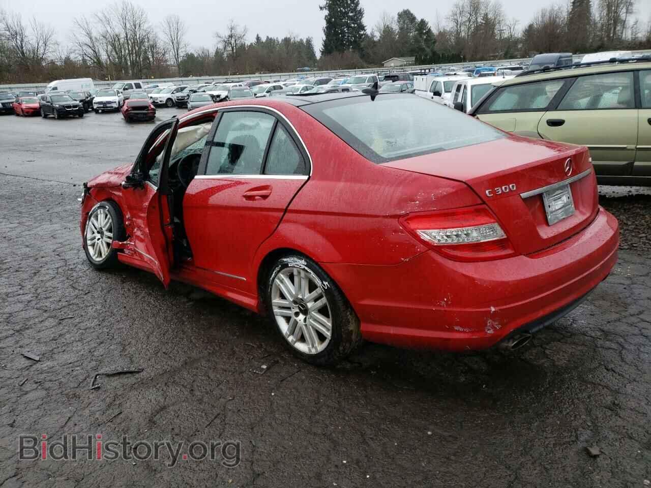 2011 MERCEDES-BENZ C-CLASS - VIN: WDDGF8BB9BR156049 - Фото 2
