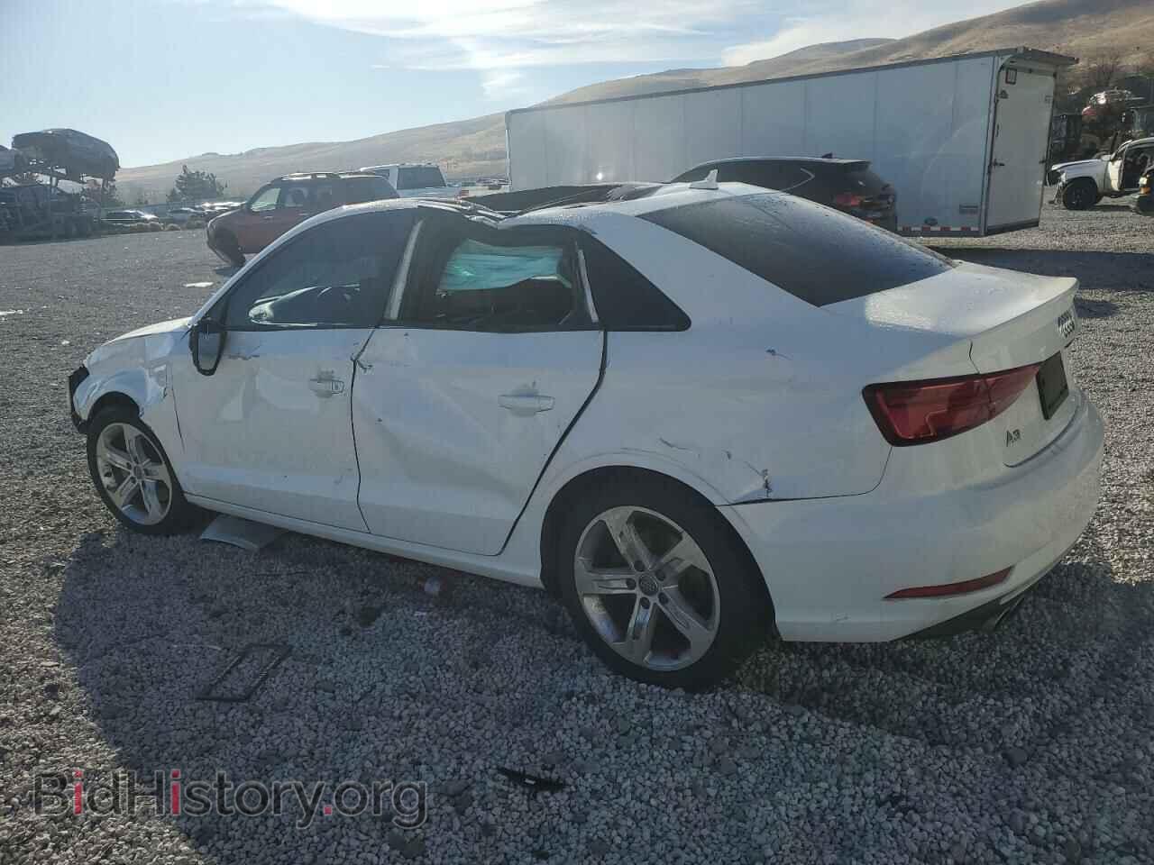 2017 AUDI A3 - VIN: WAUAUGFF2H1079185 - Фото 2