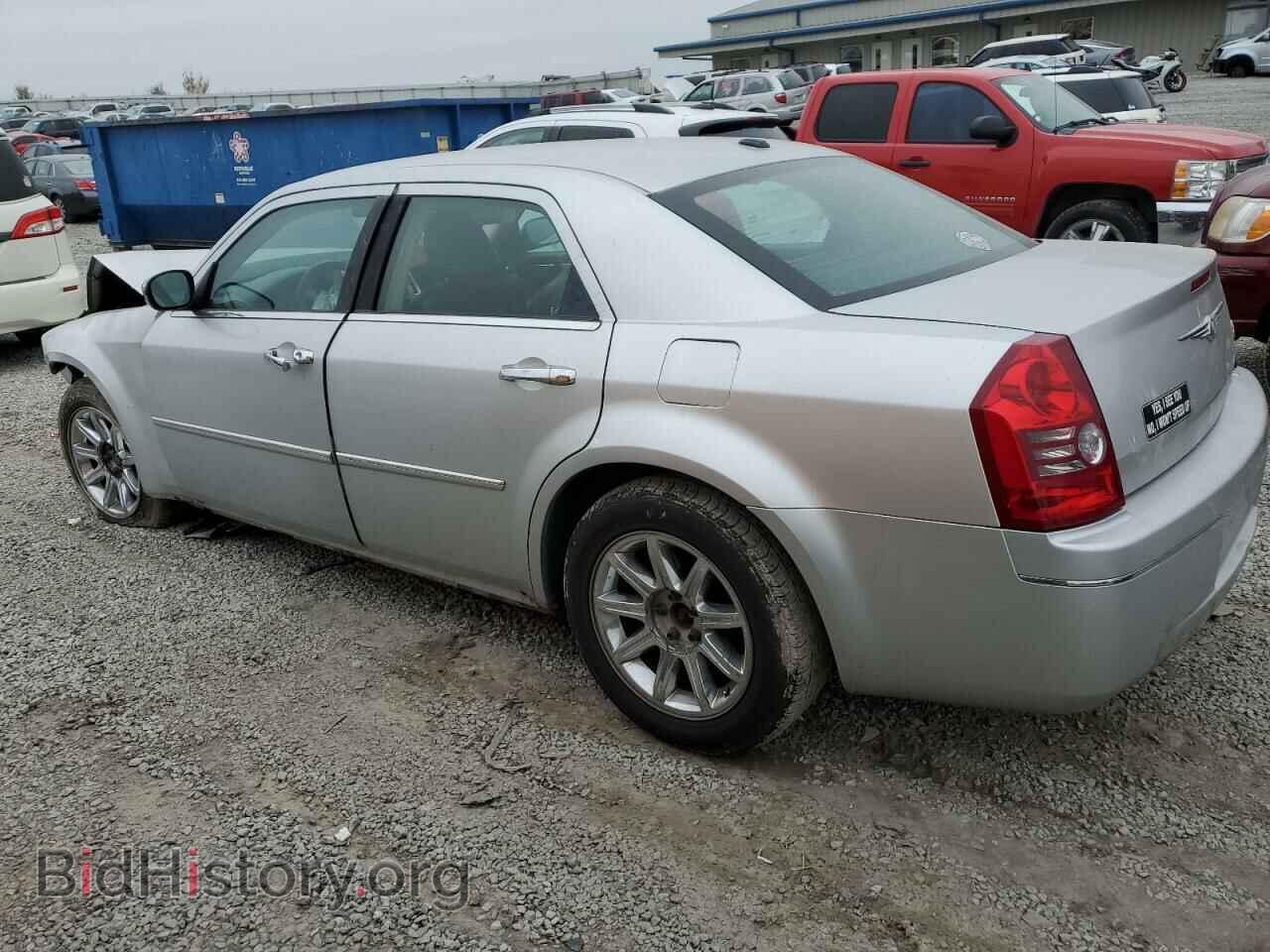 2010 CHRYSLER 300 - VIN: 2C3CA5CV6AH324831 - Фото 2