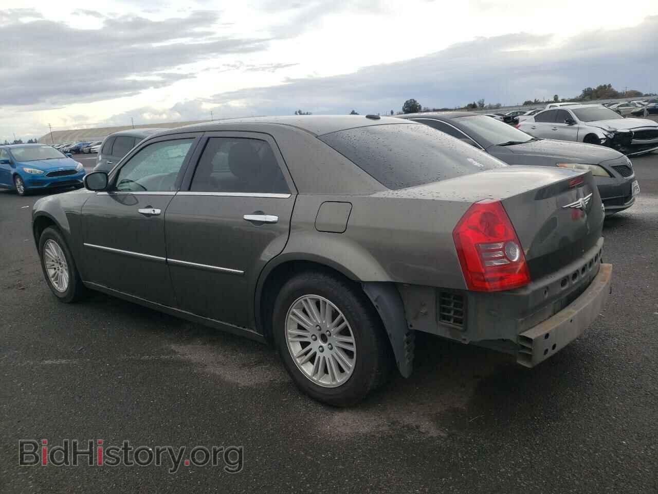 2010 CHRYSLER 300 - VIN: 2C3CA5CV6AH264615 - Фото 2