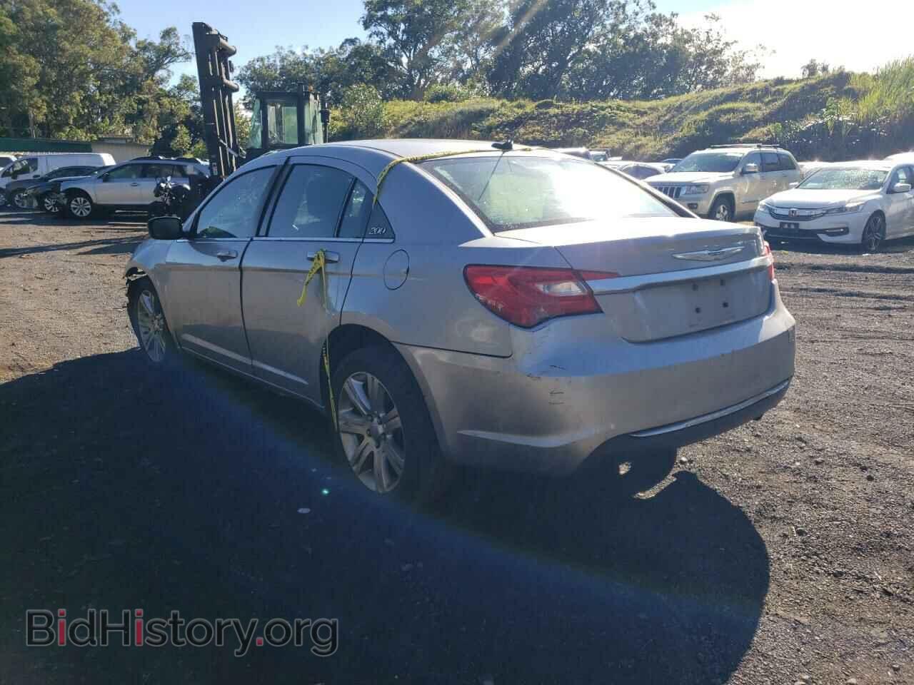 2013 CHRYSLER 200 - VIN: 1C3CCBBB1DN654808 - Photo 2