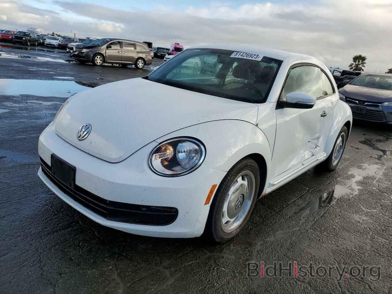 Photo 3VWF17ATXFM649347 - VOLKSWAGEN BEETLE 2015